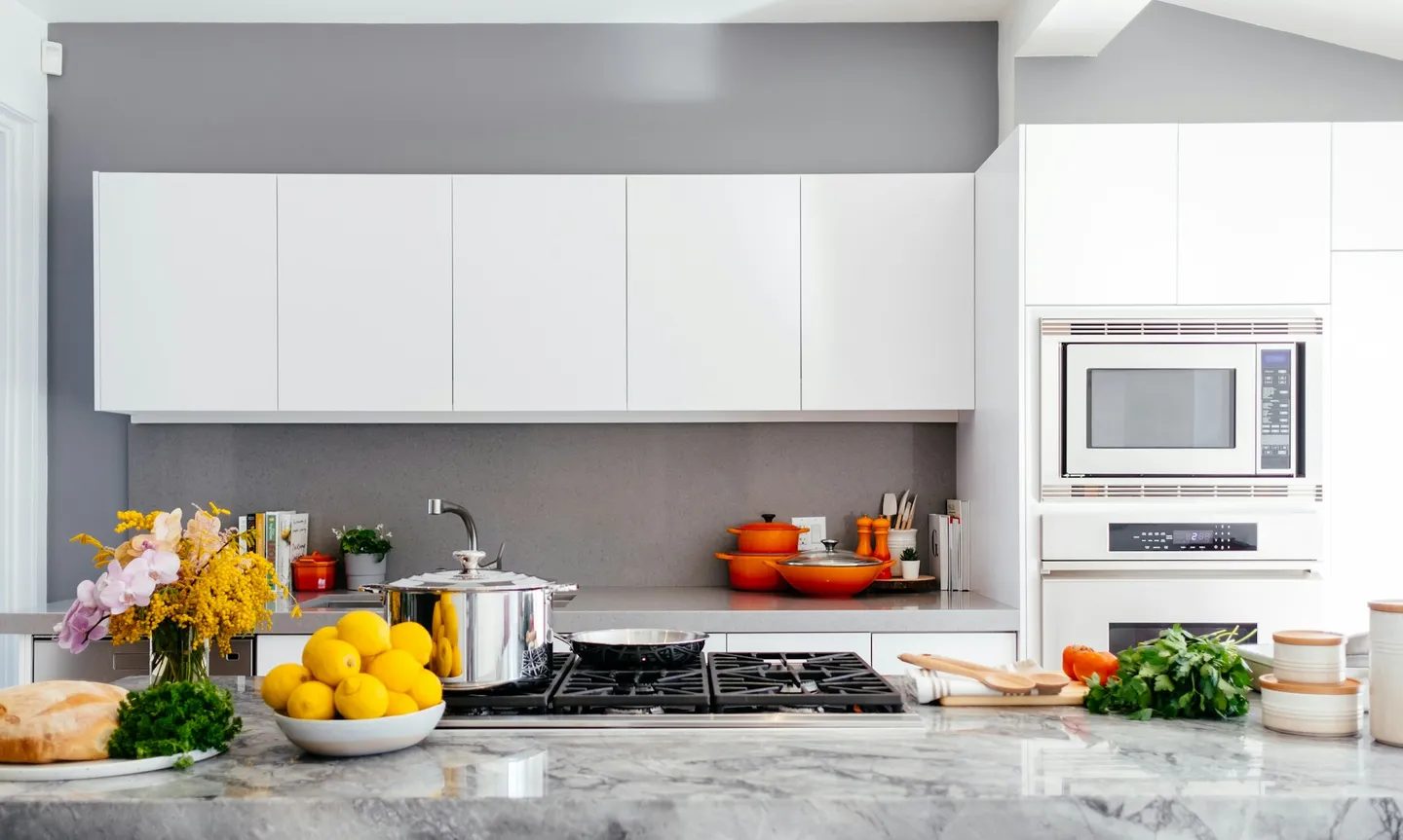Kitchen cleaning service — visual context only